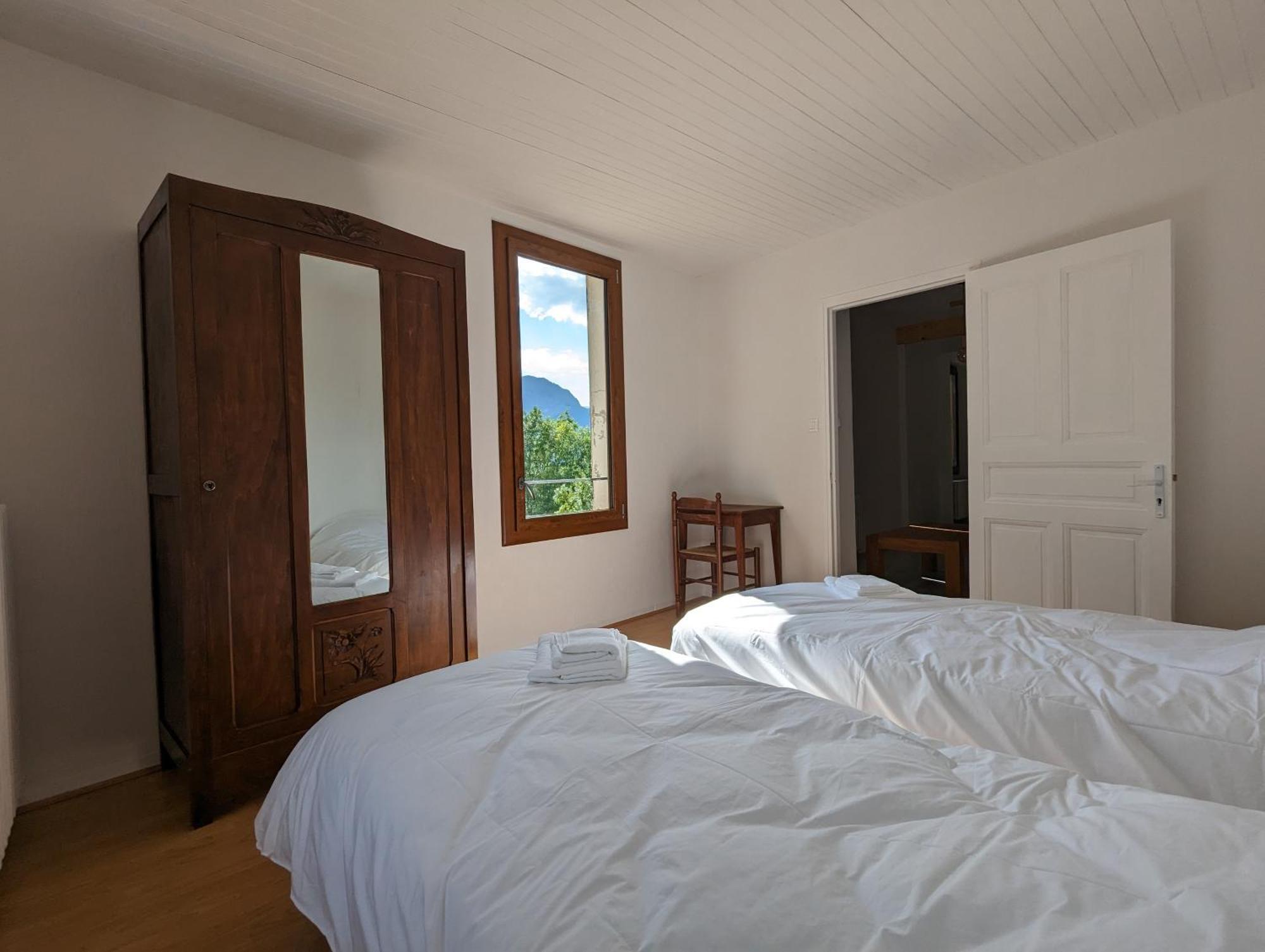 Gite Loubet Saint-Jacques-en-Valgodemard Chambre photo