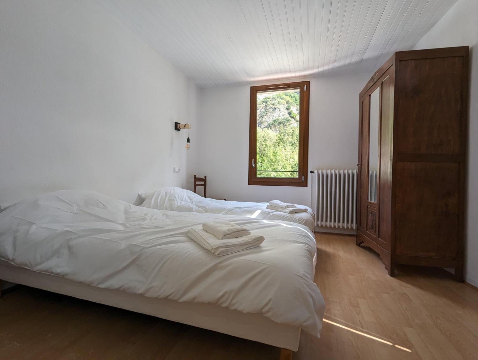 Gite Loubet Saint-Jacques-en-Valgodemard Chambre photo